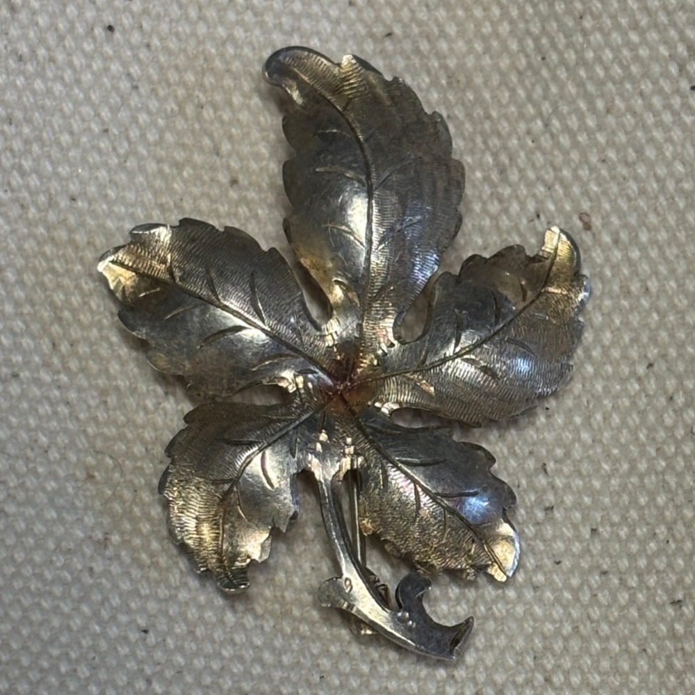 Vintage 800 Silver Leaf Brooch